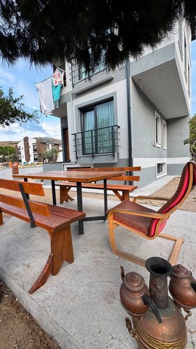 1+1 apartment with private garden in the center of Avşa Island, close to the sea