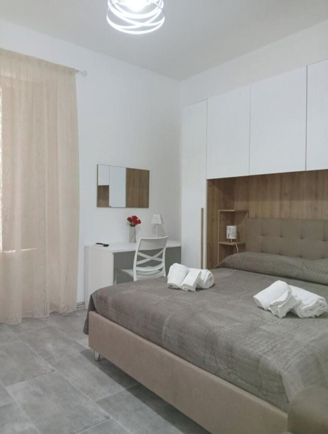 2 bedrooms, bed sheets