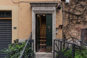 Exterior detail - Imperiale Luxury Home (Roma)