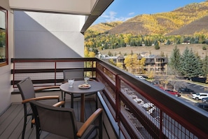 Outdoor dining - Vail 1 Bedroom Villa at StreamSide Douglas Resort (Vail)