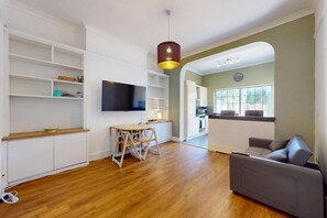 Smart TV - Amazing 2BR Flat with Garden-Easy Access to Camden (London)