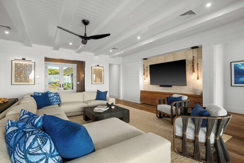Makani Kai by Gather: Brand-New Luxury Home w/ Private Pool & Spa, AC, Chef’