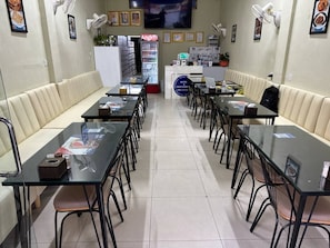 Dining - Blue Eyes Hotel and Restaurant (Phnom Penh)
