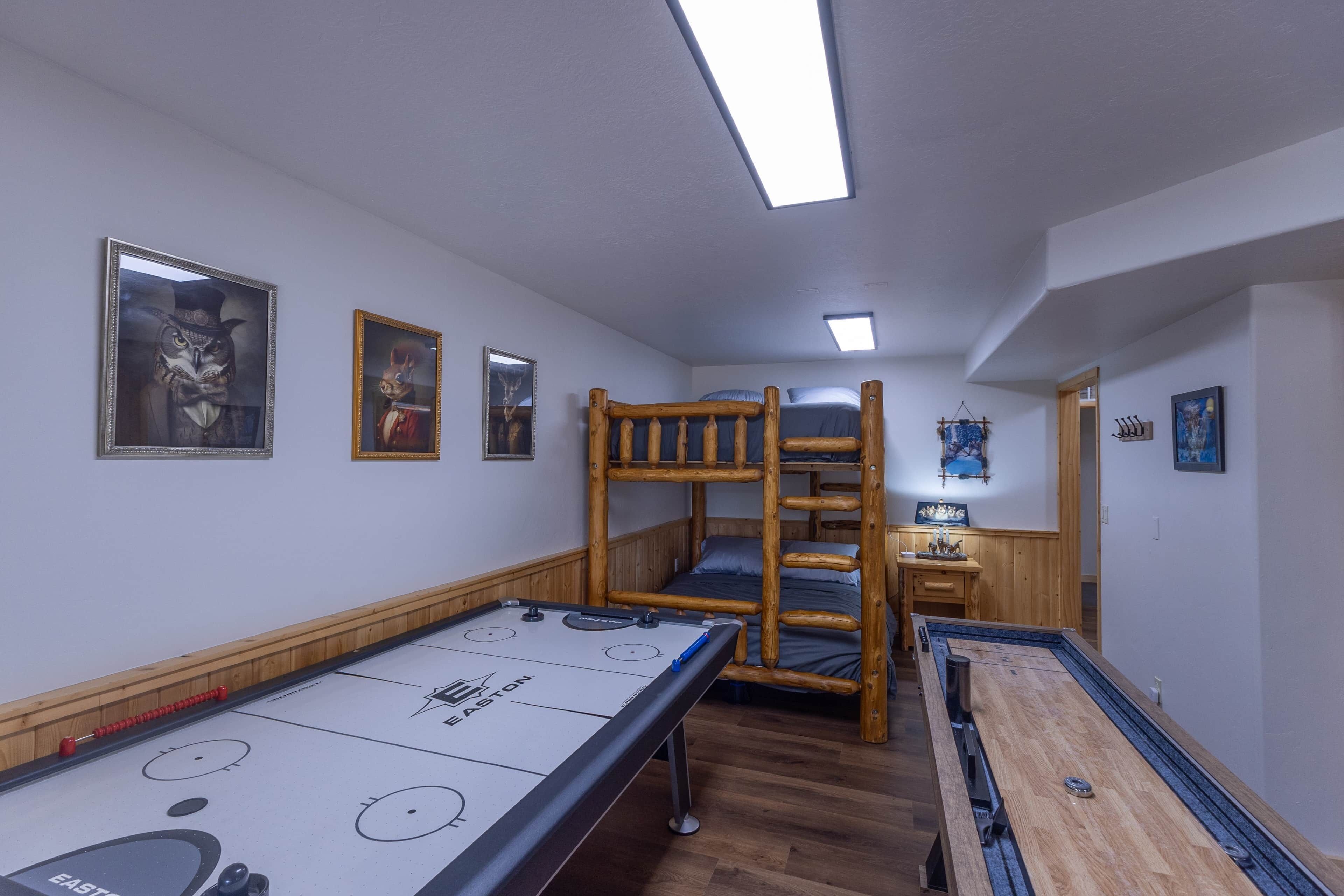 3 habitaciones, escritorio, tabla de planchar con plancha y wifi gratis 