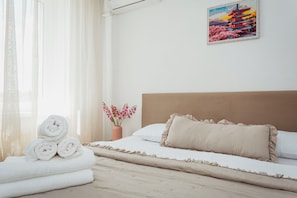 2 chambres, fer et planche à repasser, Wi-Fi gratuit, draps fournis