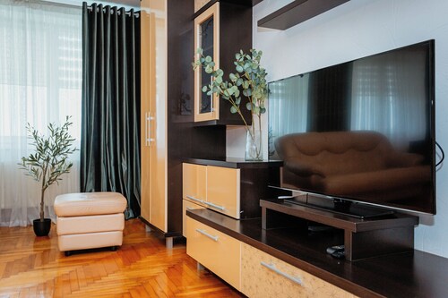 2BR • Fireplace & Panoramic Views • Near Dendrarium