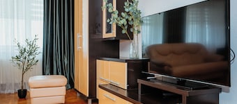 2BR • Fireplace & Panoramic Views • Near Dendrarium