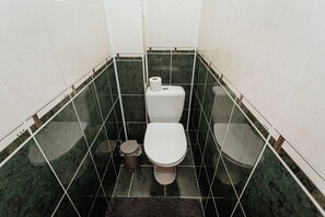 Hair dryer, towels, soap, toilet paper - 2BR • Fireplace & Panoramic Views • Near Dendrarium (Chișinău)