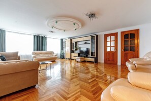 Fernseher, Kamin
