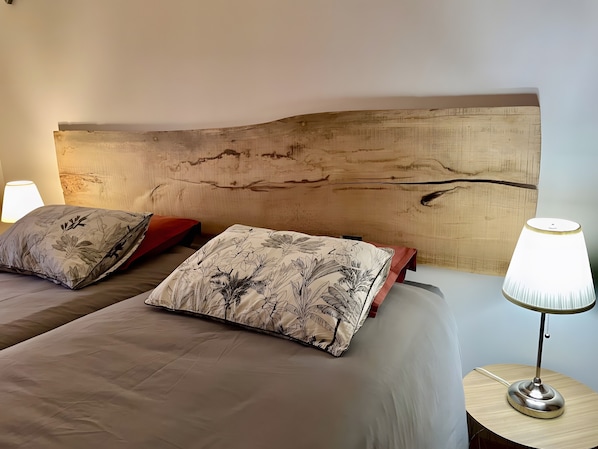 7 bedrooms, iron/ironing board, WiFi, bed sheets