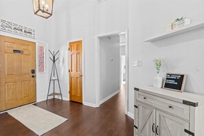 Interior - 3 Bed/2 Bath Single Family Home - Near Carowinds (Charlotte)
