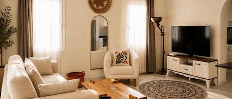 Habitación familiar, balcón, vistas a la montaña | Wifi gratis y ropa de cama