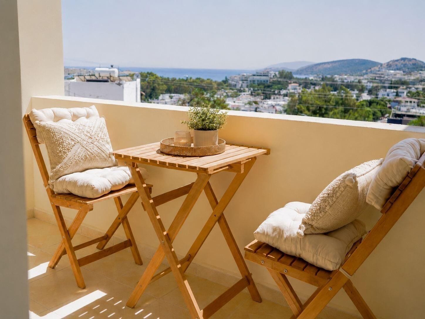 Deluxe Apartment, Balcony, City View | Property grounds