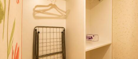 Apartment | 2 bedrooms, iron/ironing board, individually furnished