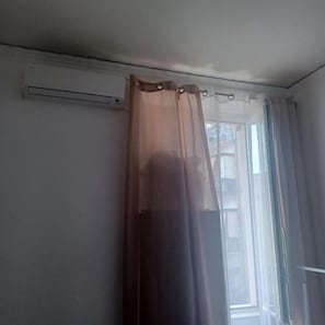 Double Room, Balcony, City View | Interior