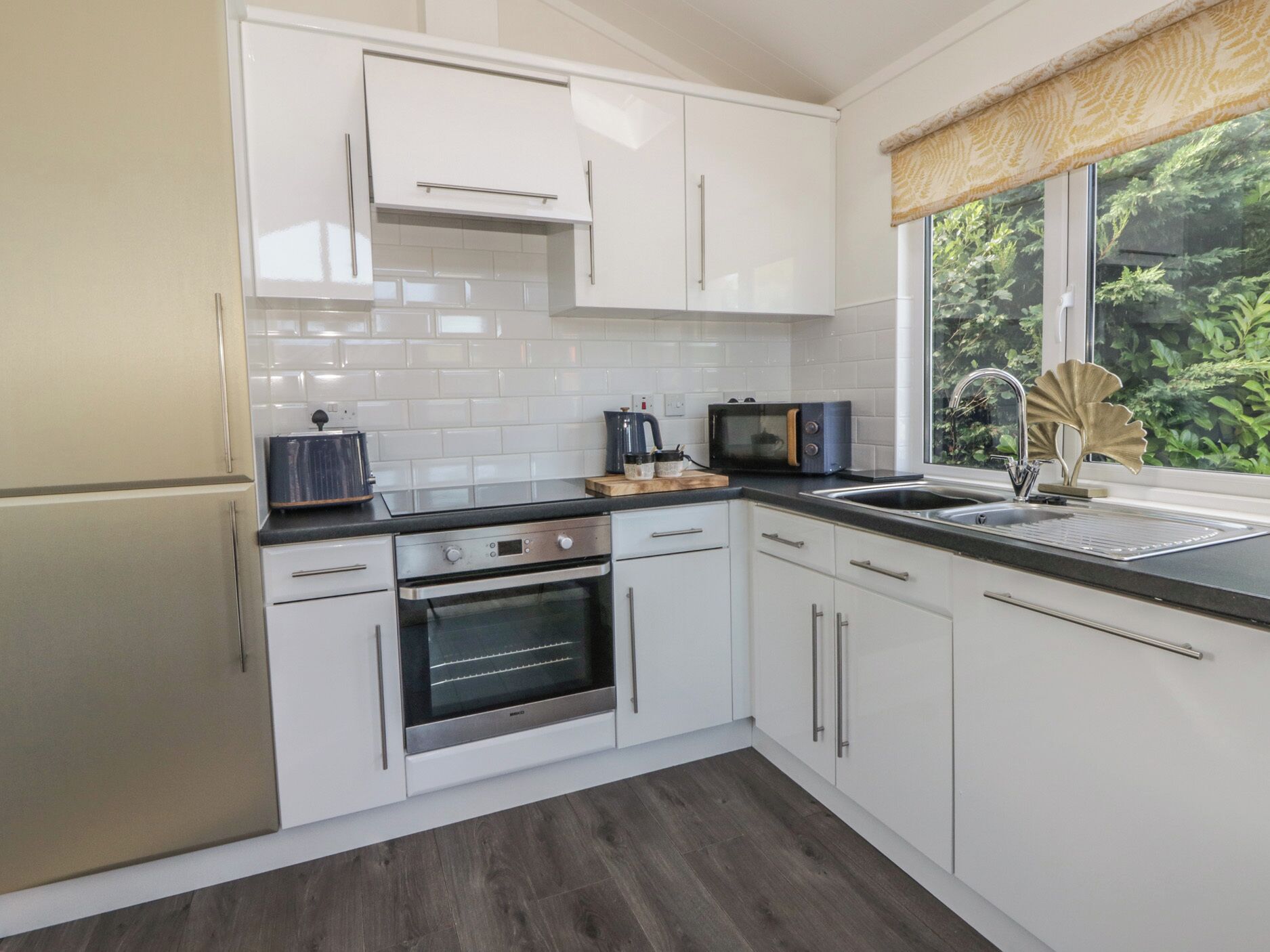 Dishwasher, cookware/dishes/utensils