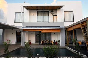 Exterior - Comfortable and spacious villa (250m2)  few minutes drive from stunning beaches (Grand Baie)