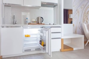 Classic Triple Room, Balcony, Mountain View | Laptop workspace, soundproofing, WiFi (free)