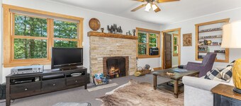 Waterfront Minocqua Retreat with Lake Views