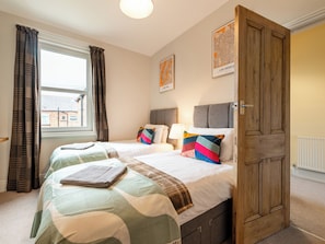 3 bedrooms, free WiFi, individually decorated, individually furnished - 18 Mayville Avenue (Scarborough)