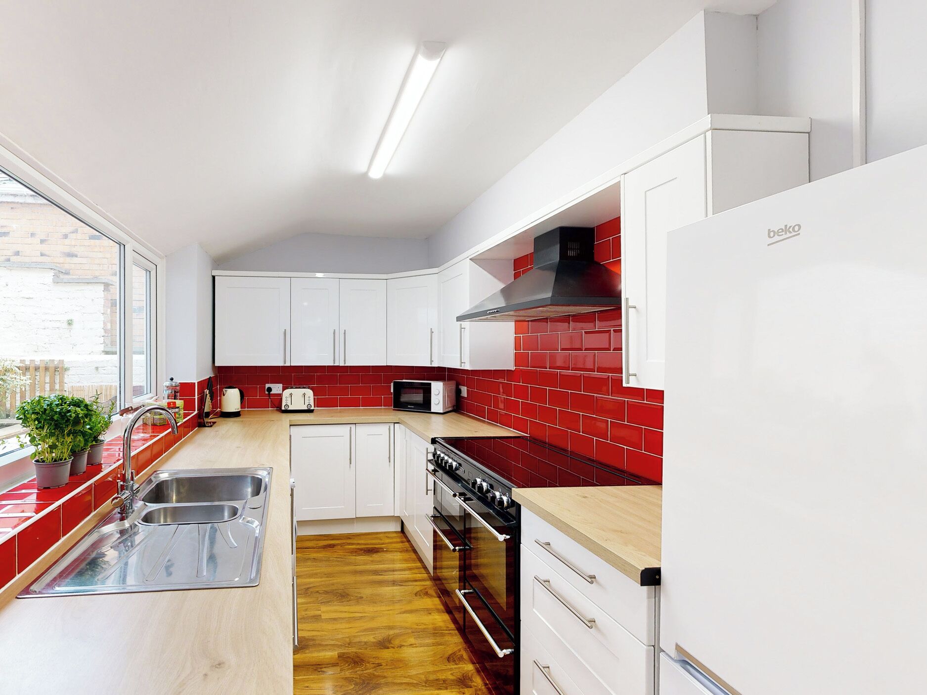 Dishwasher, cookware/dishes/utensils