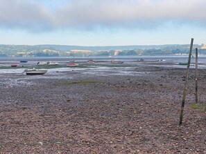 On the beach - Alongside (Exmouth)