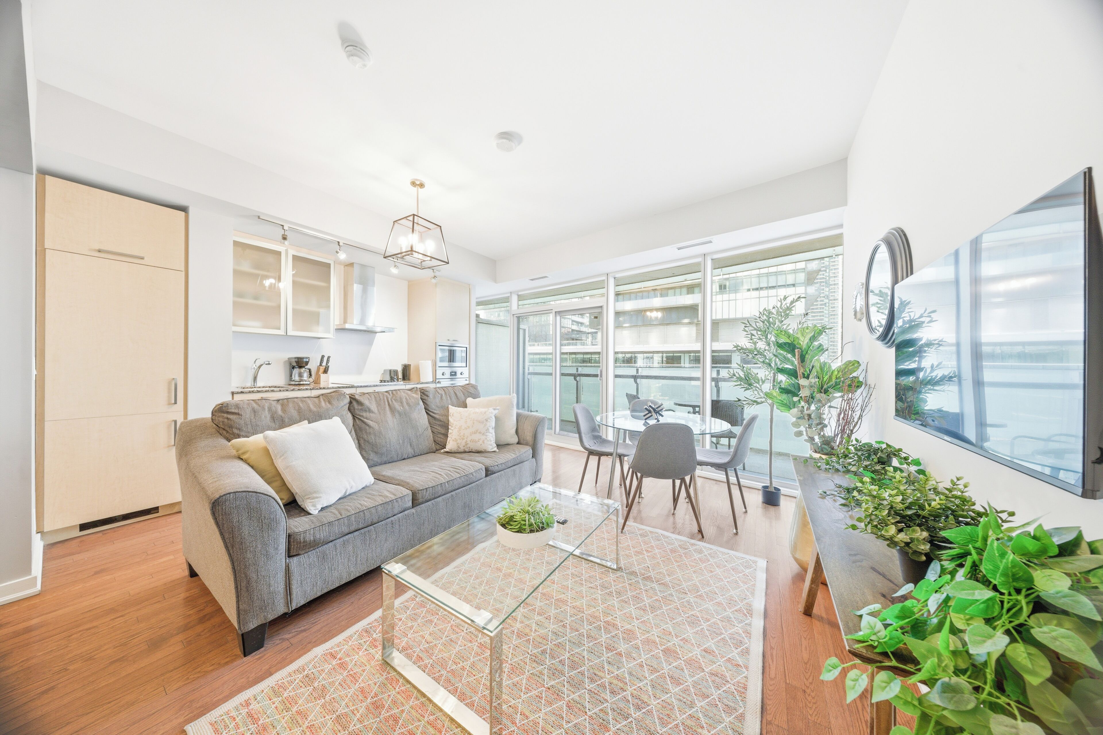 Luxury Condo, 3 Bedrooms, Lake View