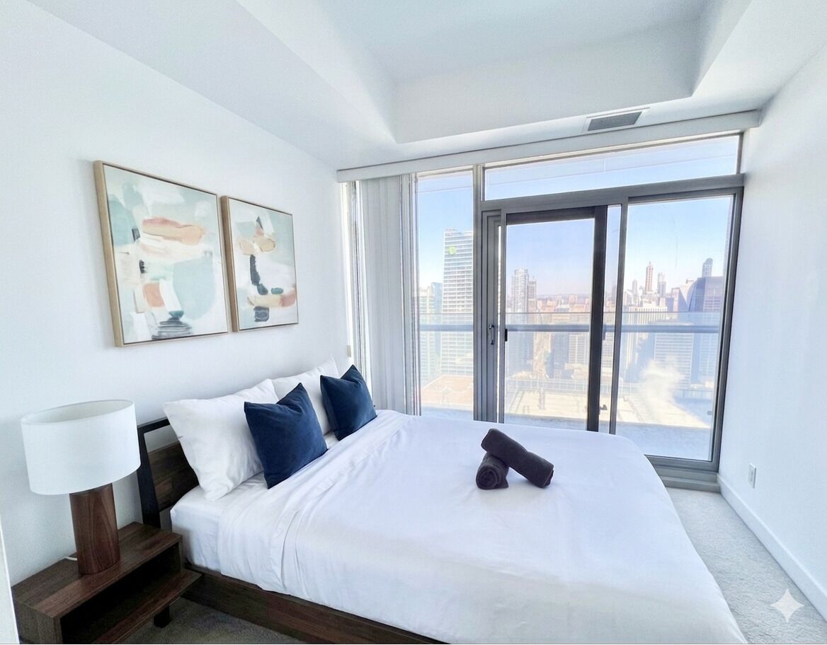 Luxury Condo, 3 Bedrooms, Lake View, Tower | Interior