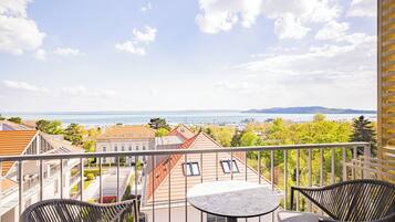 Double or Twin Room, Balcony, Lake View | Outdoor dining