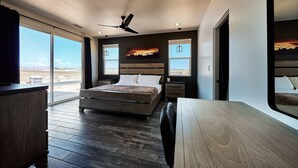 Room - Spacious 4-bedroom Lake Powell house close to Lone Rock - Gorgeous Views! (Page)
