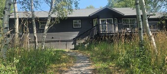 Big Skies, Big Fun, Room for Everyone! 
6 bedrooms, 3 full Baths, 11 Beds!