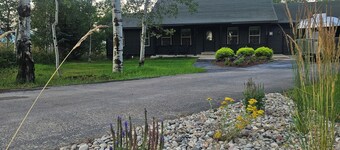 Big Skies, Big Fun, Room for Everyone!
6 bedrooms, 3 full Baths, 11 Beds!
