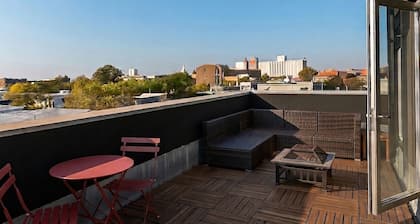 Luxury 2-Story Brooklyn Condo w/ Private Roof Deck