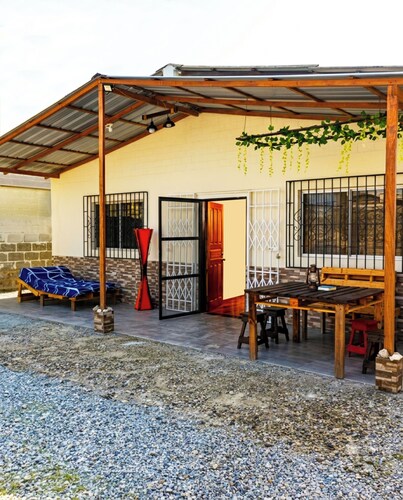 A Cozy and Safe 4-Bedroom House, Near the Local Beach.
