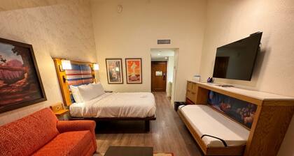 Orlando | Couples Nature Retreat | Pool + Hot Tub
