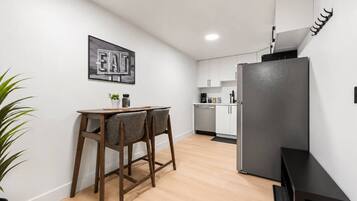 Coffee/tea maker, fridge, stovetop, dishwasher