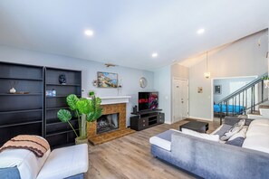 3 bedrooms, iron/ironing board, WiFi, bed sheets - West Covina 3BR Condo - Garage & Driveway, Sleeps 6 (West Covina)