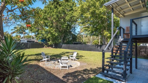 Tamara's Beach House Firepit & Family Escape