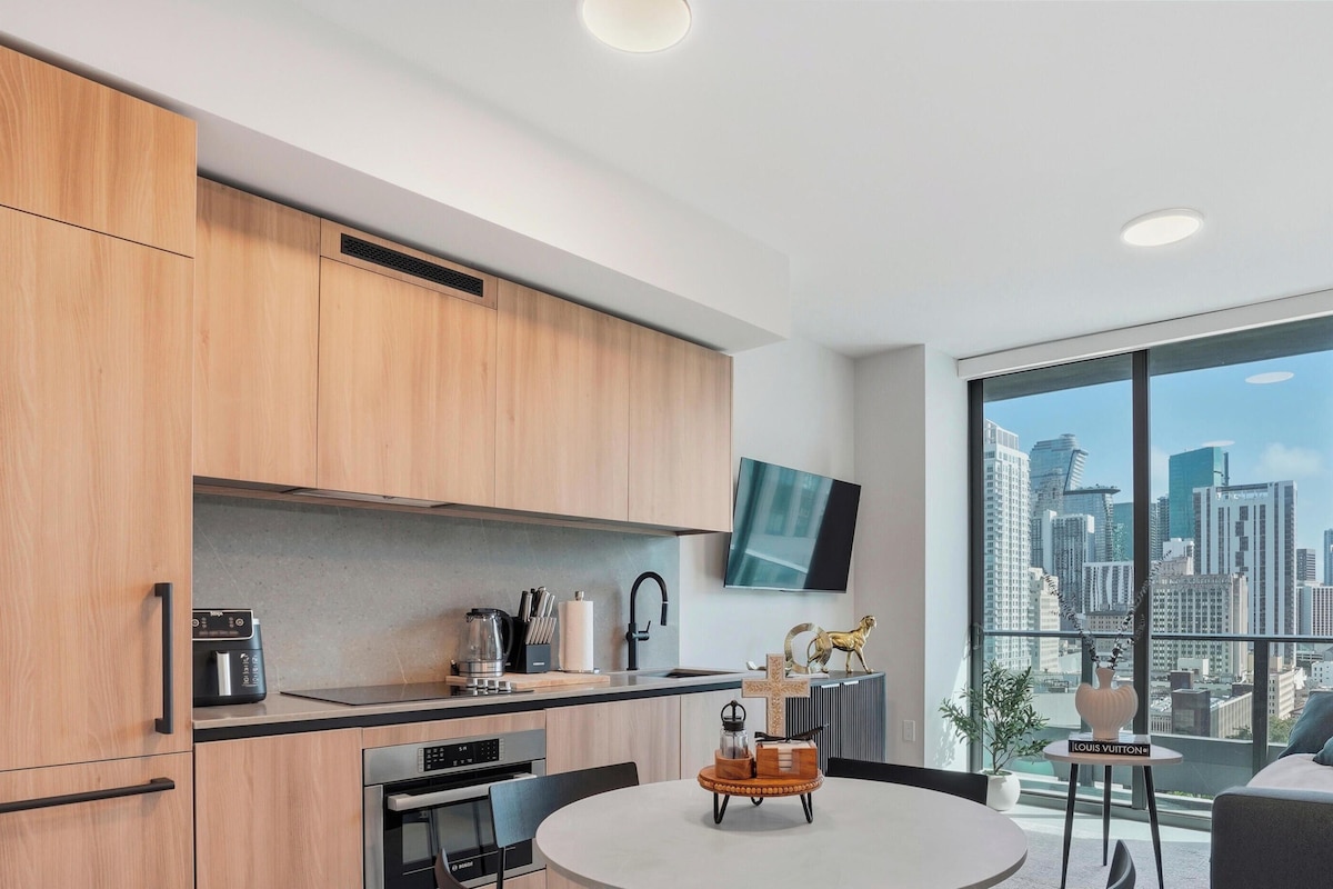 Apartment, City View | Dining room