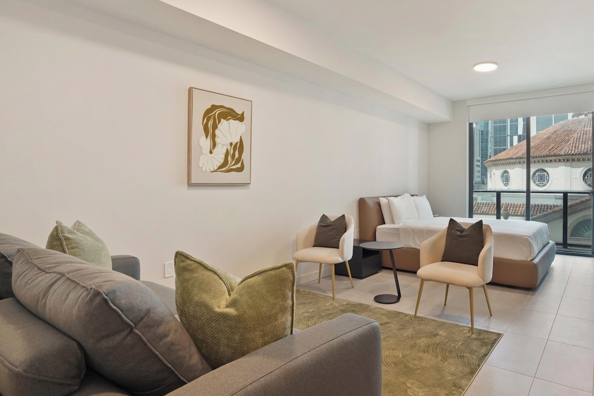 Apartment, City View | Living room | Smart TV
