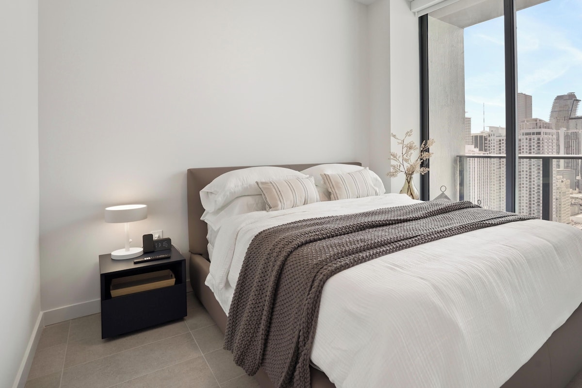 Apartment, City View | In-room safe, laptop workspace, iron/ironing board, WiFi (free)