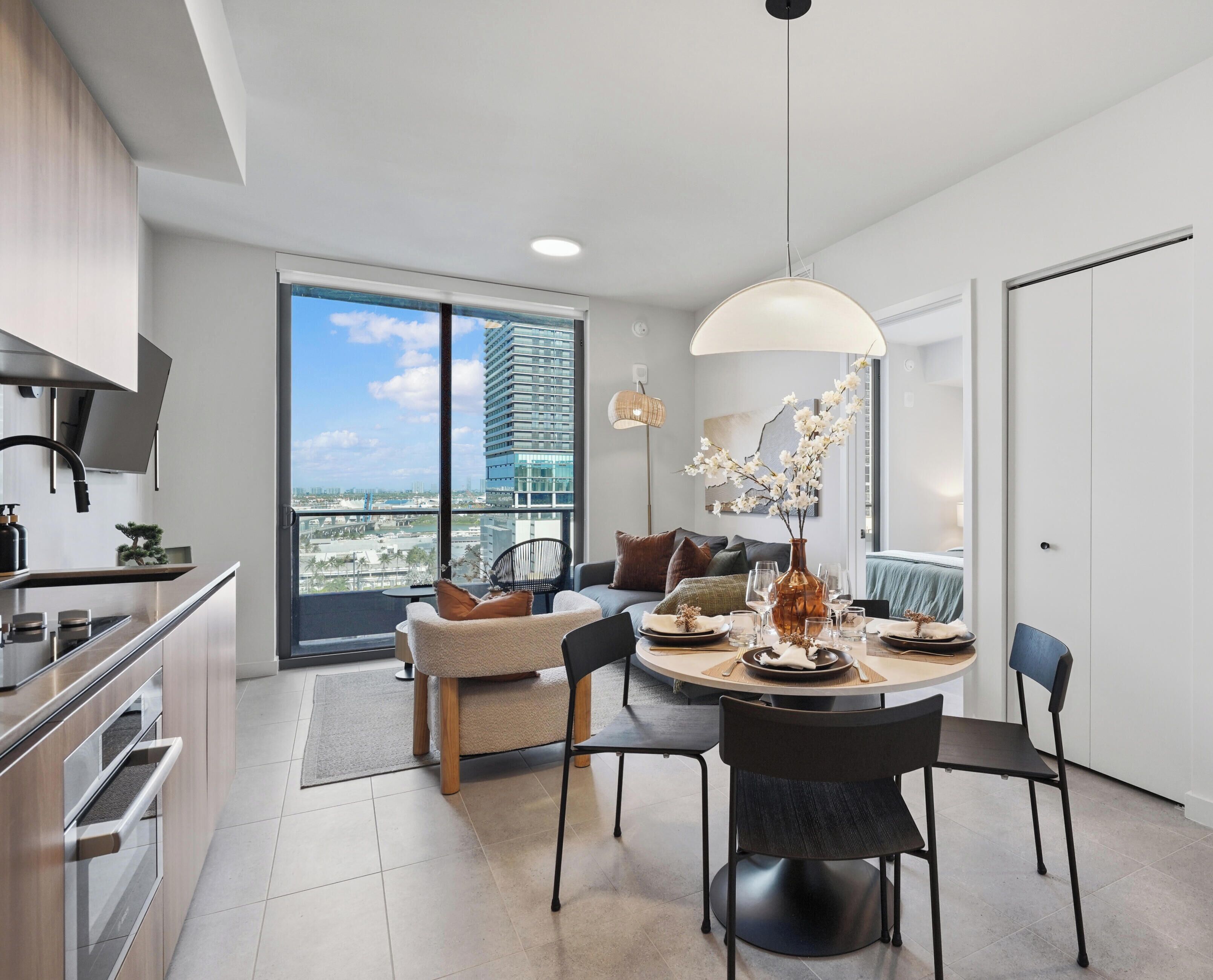 Appartement, balkon, uitzicht op de stad | Dineerruimte