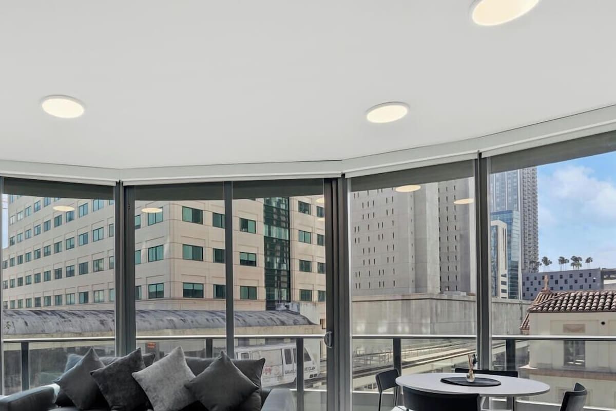 Apartment, Balcony, City View | Living room | Smart TV