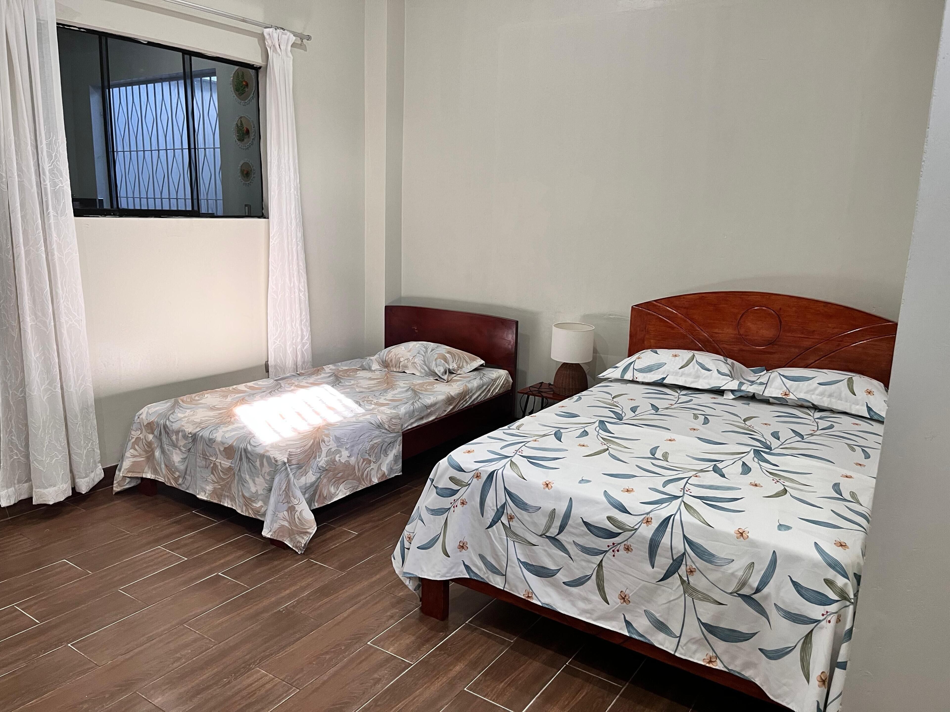 Iron/ironing board, WiFi, bed sheets