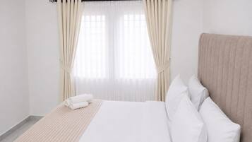 3 bedrooms, iron/ironing board, WiFi, bed sheets