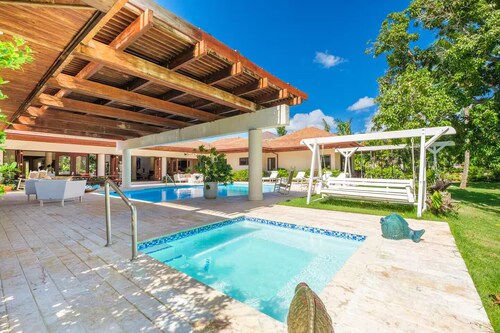Villa Paradiso, great outdoors ,spacious villa