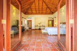 6 bedrooms, iron/ironing board, WiFi, bed sheets