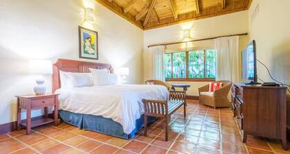 Villa Paradiso, great outdoors ,spacious villa