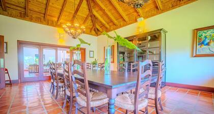 Villa Paradiso, great outdoors ,spacious villa