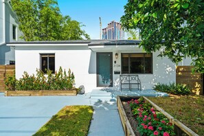 Exterior - 4-bedroom house in brilliant Miami with AC and fitness room (Miami)
